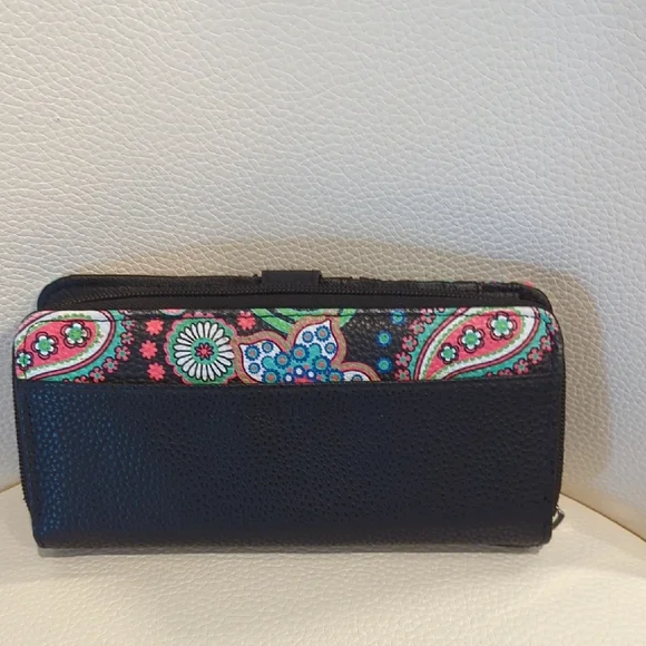 Stone Mountain Accessories Black Floral Wallet - Picture 2 of 5